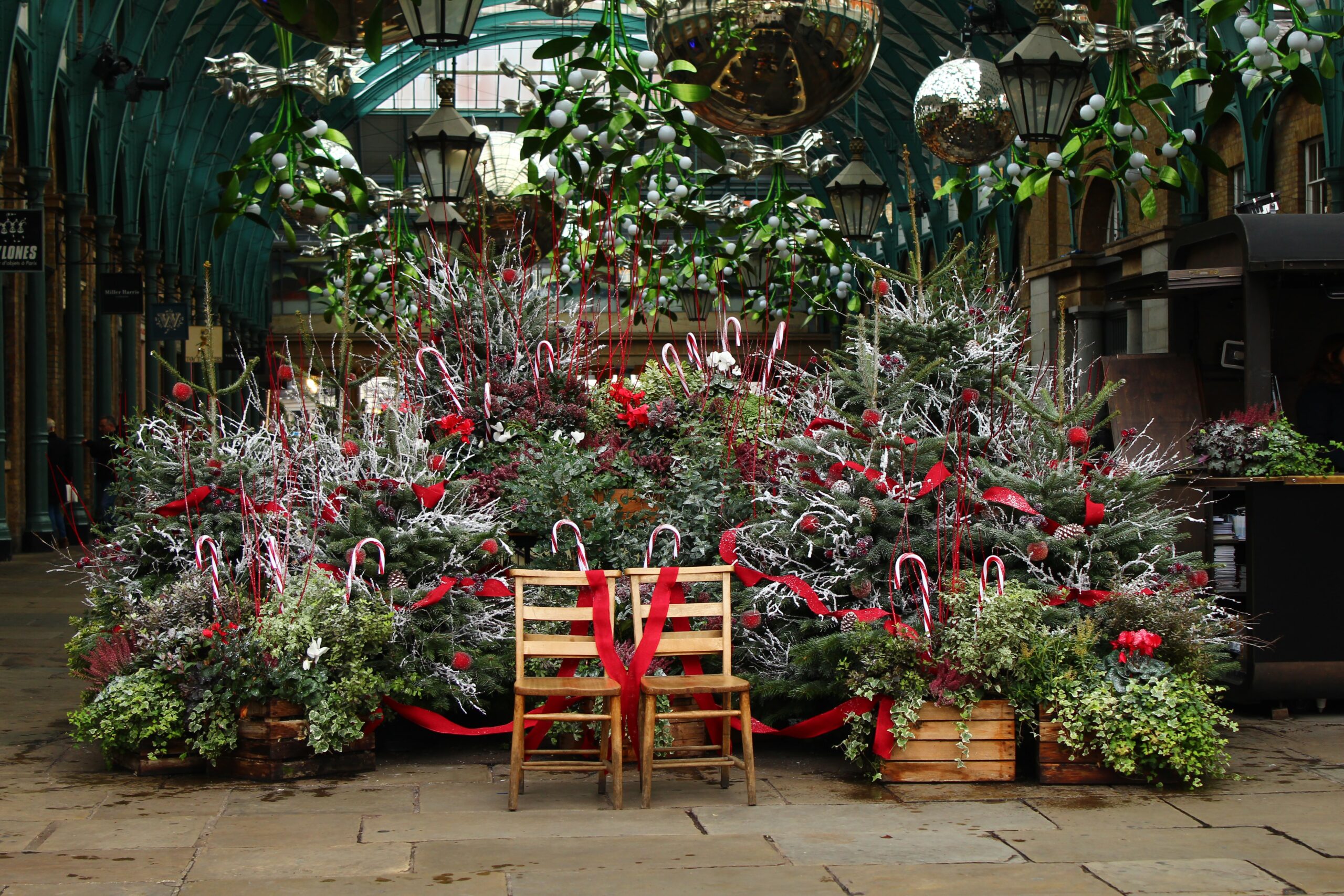 Holiday Outdoor Decorating